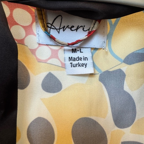 Averie Bold Multicolor Graphic Kimono Robe - Picture 9 of 10